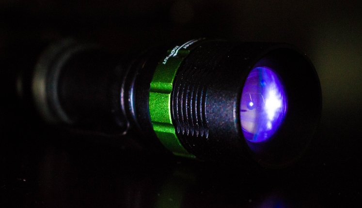 Choosing the Right NDT UV Flashlight